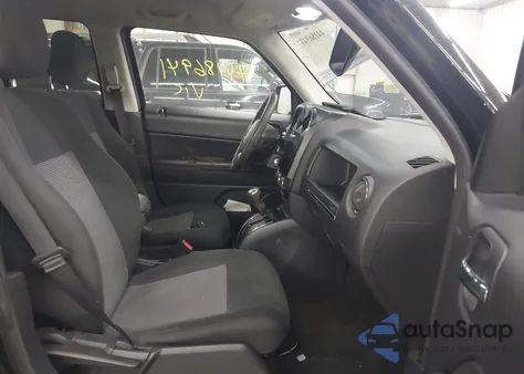 2017 Jeep Patriot Latitude Fwd z USA, uszkodzony, nr VIN 1C4NJPFB1HD136940